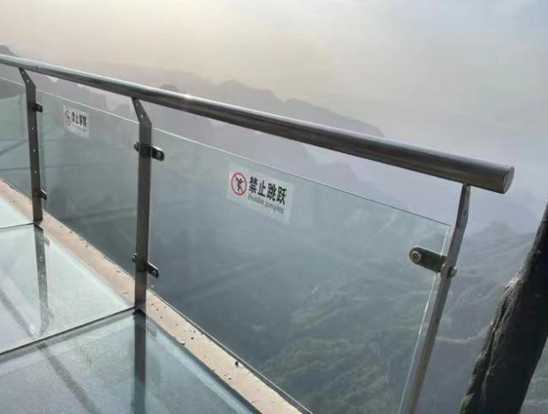 张家界事件重演，3个90后年轻人自尽后，一种“怪象”卷土重来_黑料正能量
