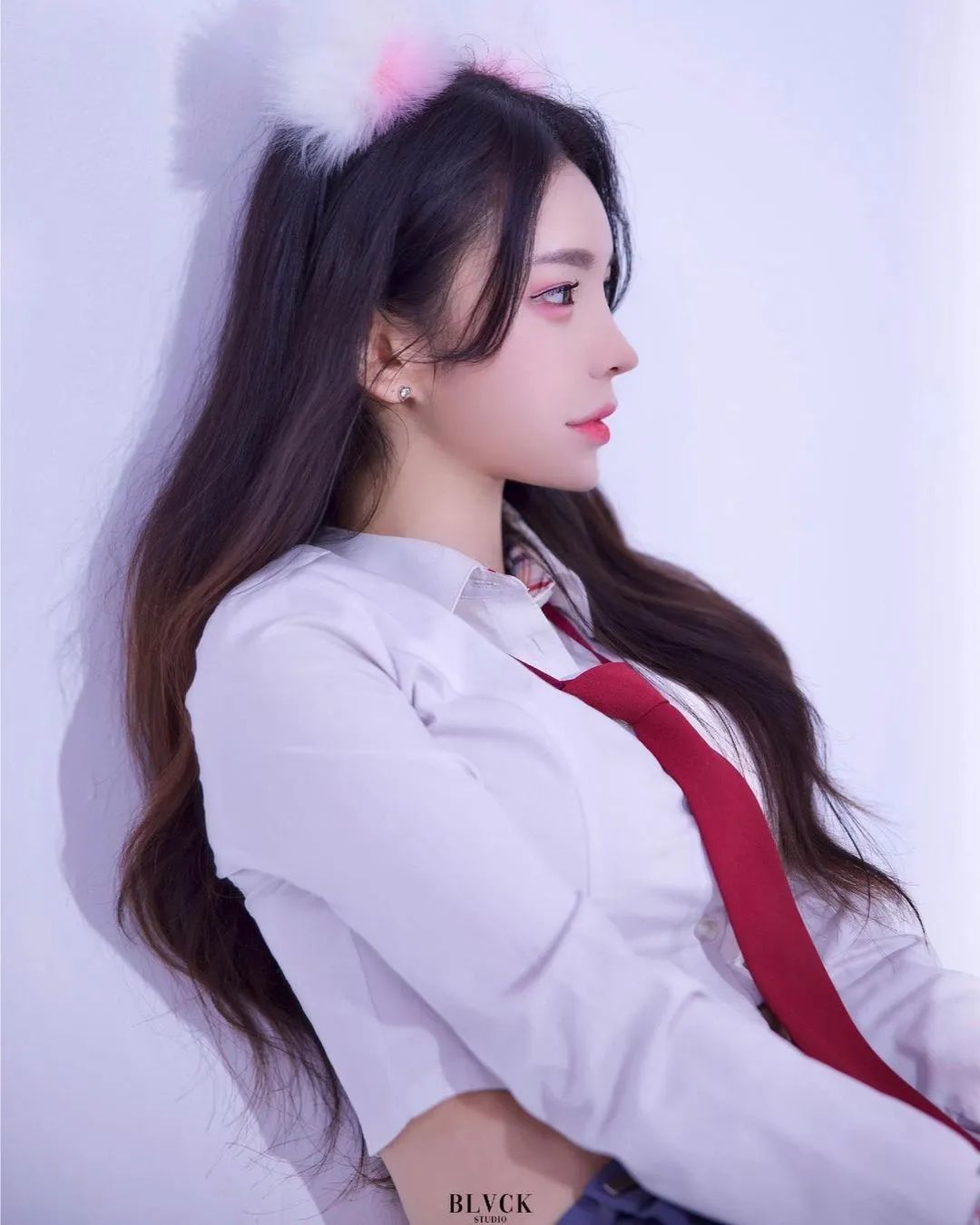 韩国网红1loo4，曲线玲珑，完美大长腿，大胆秀身材_黑料正能量