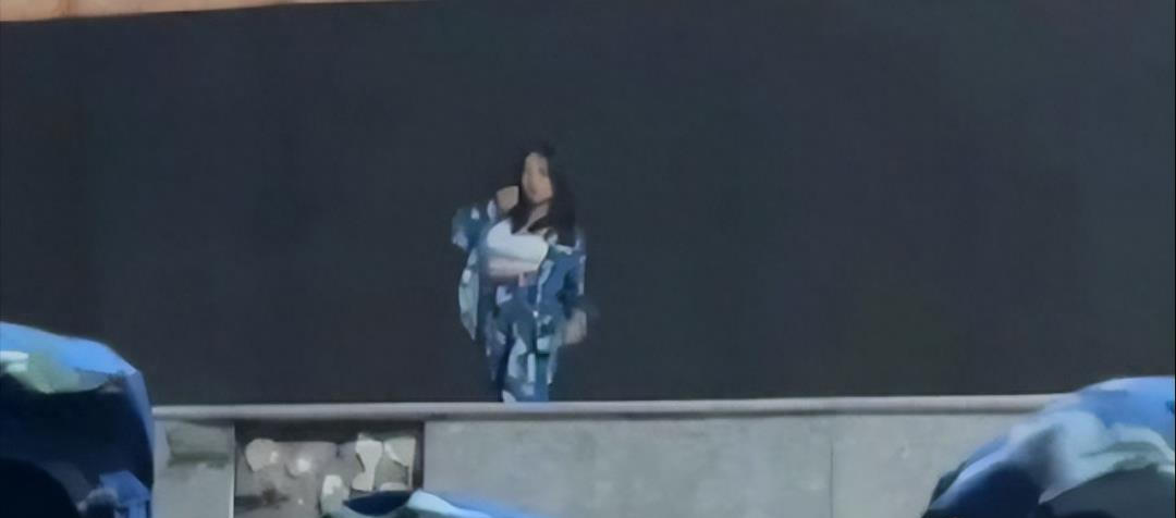 女生军训跳舞走光?网传涉事学校辟谣：视频人物非本校学生_黑料正能量