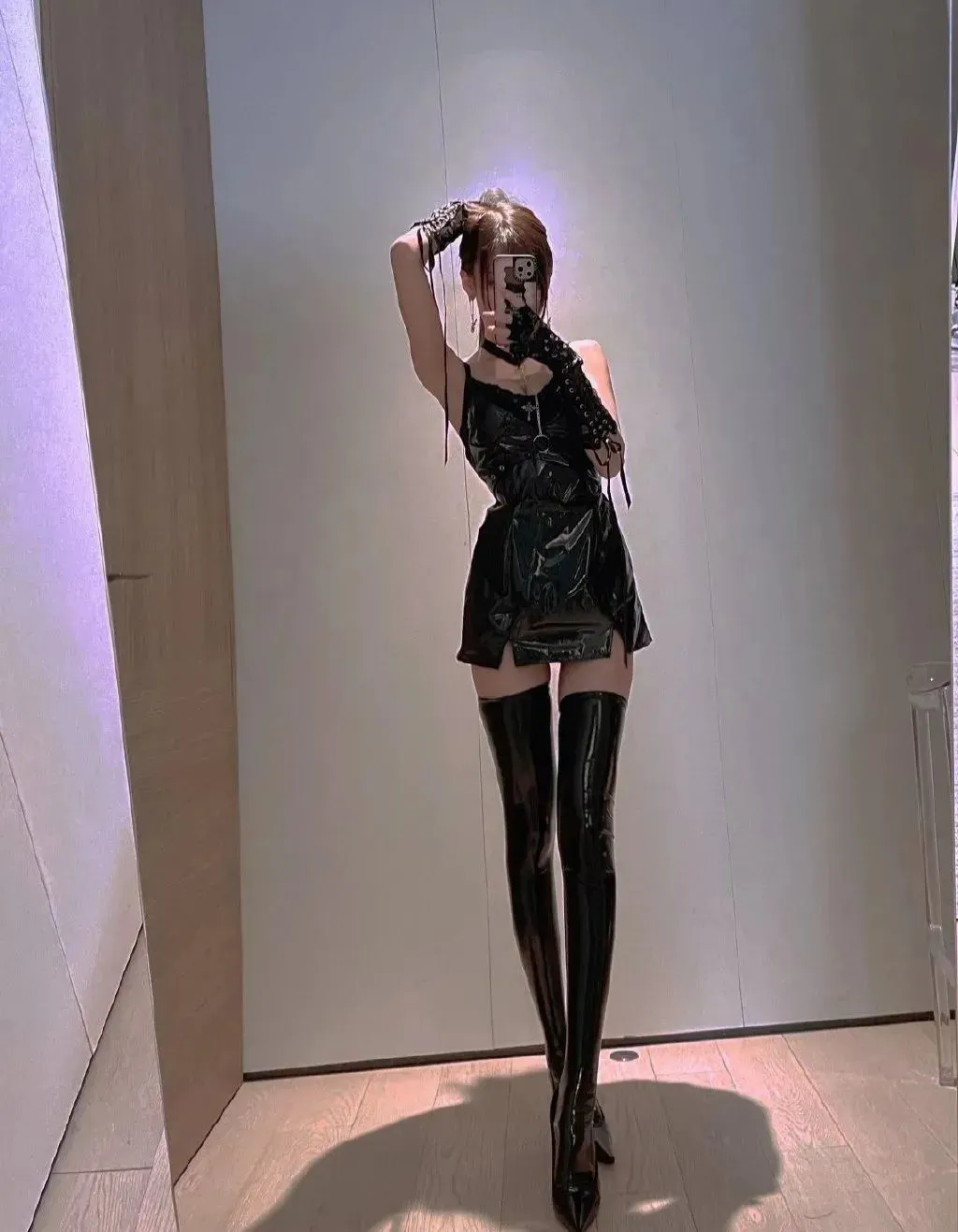 腐团儿 微博红人cos全身腿子高清照片壁纸下载_黑料正能量